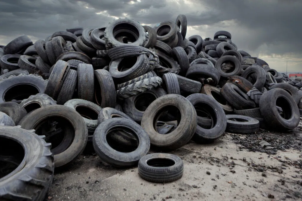 Dumping of tyres